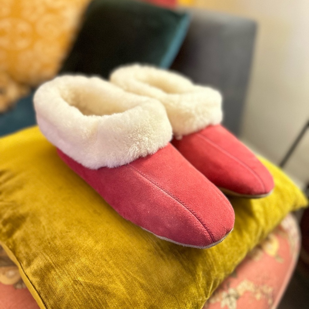 The Vermont Country Store - Sheepskin Slippers - Red - Women’s Size 11